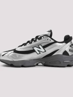 1000 sneaker