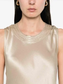 Abito lungo insipido di seta beige