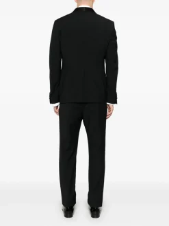 Abito nero con giacca e pantaloni