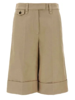 Accendi pantaloncini di bermuda