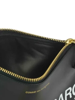 Busta in pelle con maxi logo