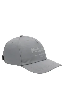 Cappellino graffiti tono su tono