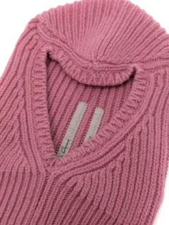 Cappello con teschio lavorato a maglia