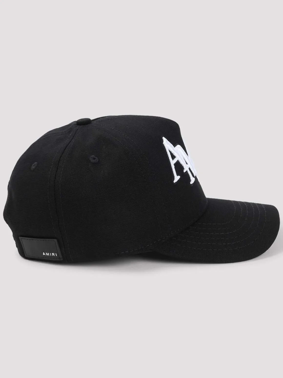 Cappello di tela sfalsato
