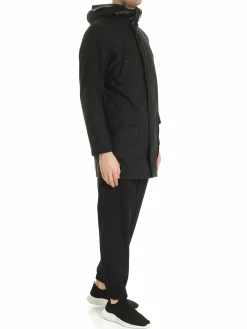 Cappotto nero con inserti in pelle