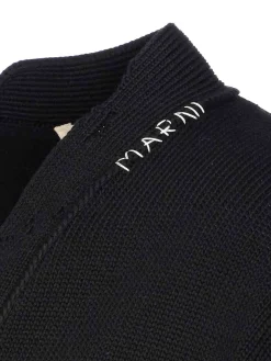Cardigan a maglia nera con pulsanti chiusura