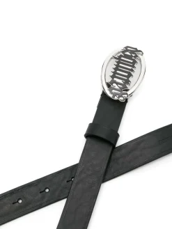 Cintura in pelle con fibbia con logo gotico