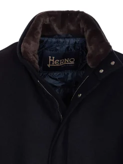 Coat nero con zip e pulsanti Chiusura