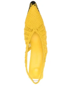 Il basso slingback di cubisto banano