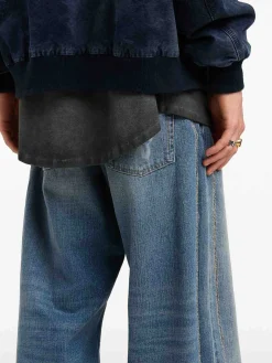 Jeans a 5 tasche a 5 tasche a 5 tasche.