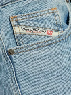 Jeans in denim