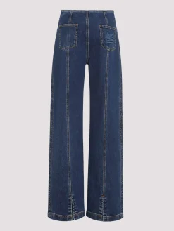 Jeans in denim