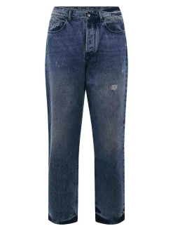 Jeans in denim