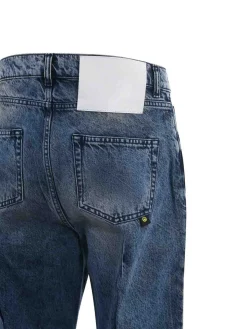 Jeans in denim