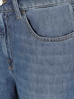 Jeans in denim
