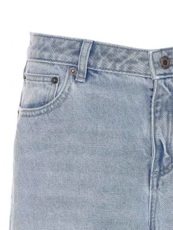 Jeans in denim