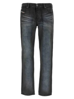 Jeans in denim