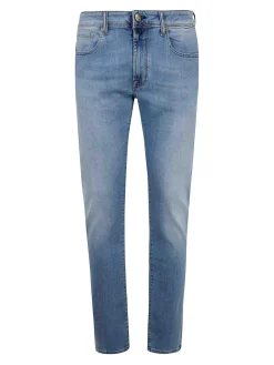 Jeans in denim