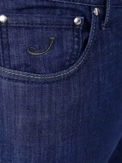 Jeans in denim