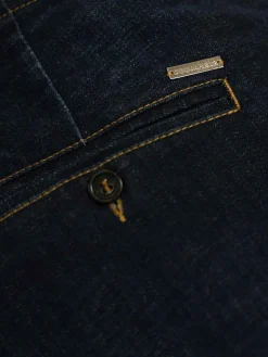 Jeans in denim