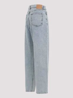 Jeans in denim