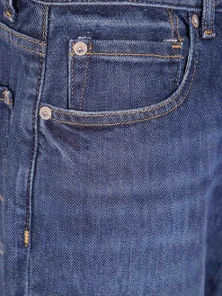 Jeans in denim