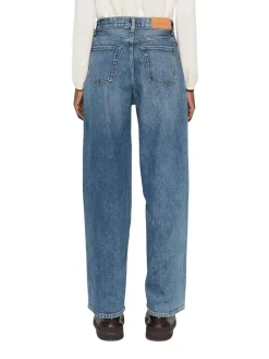 Jeans in denim