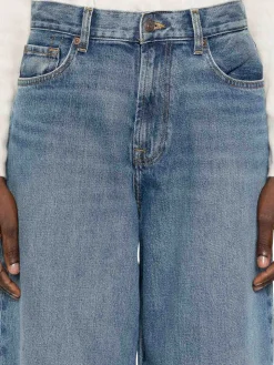 Jeans in denim