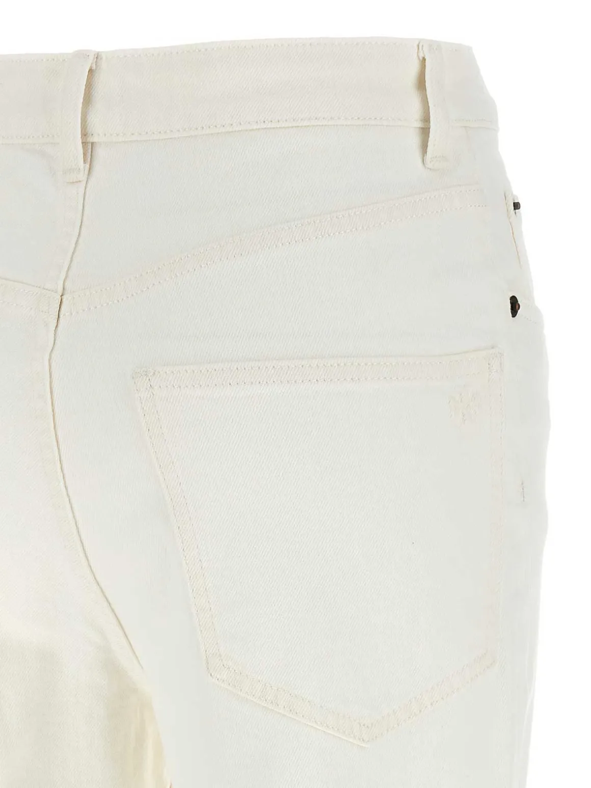 Jeans ritagliati