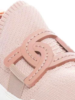 Kate indossa delle Sneakers