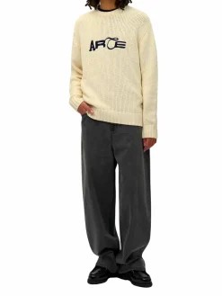 Maglione da ricamo arte