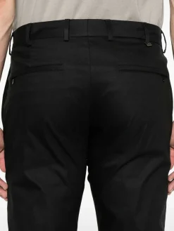 Pantaloni black conici casual-chic