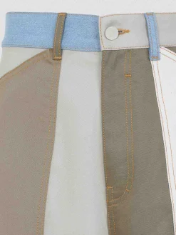Pantaloni di denim in vestibilitÃ  rilassati