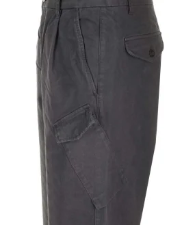 Pantaloni in chino sciolti elasticiose