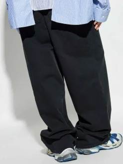 Pantaloni larghi