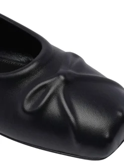 Piccoli balletti di nappa con fiocco