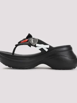 Sandali di tong crocs