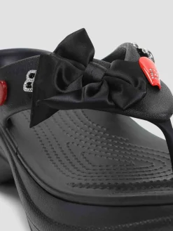 Sandali di tong crocs