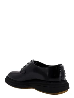 Scarpa stringata in pelle