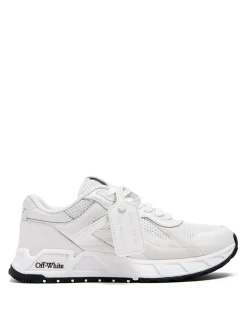 Scarpe allacciate