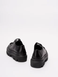 Scarpe derby `trek` in pelle spazzolata