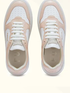 Sneaker allacciata