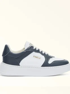 Sneaker allacciata