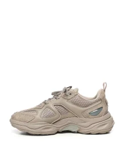 Sneaker corridori satellitari