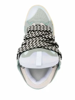 Sneaker Curb