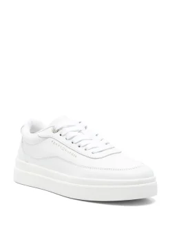 Sneaker di corte moderna