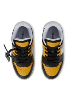 Sneaker fuori ufficio