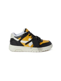 Sneaker fuori ufficio