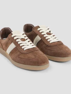 Sneaker in pelle in pelle scamosciata