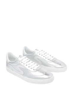 Sneaker runaround